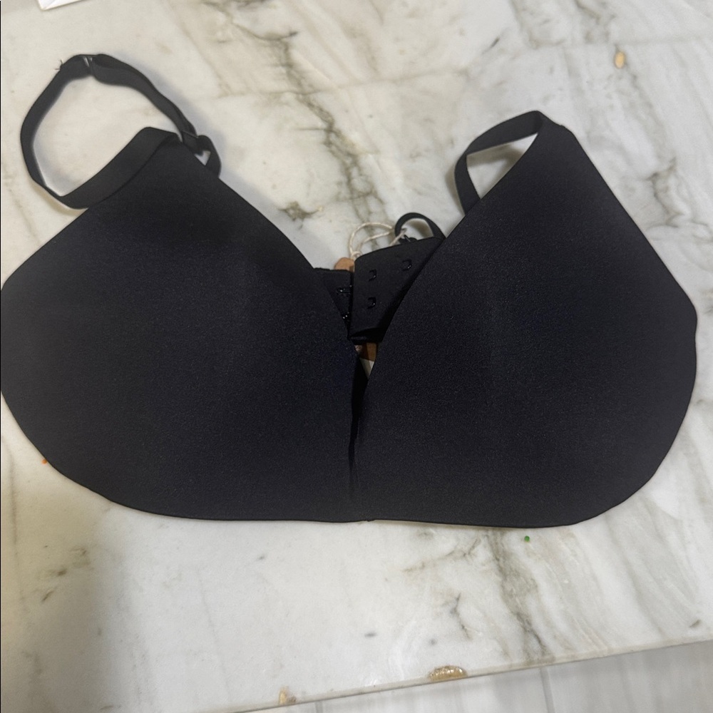 SKIMS Classic Black Plunge Bra wireless size 36D - Picture 8 of 9